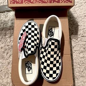 Cute vans black and white shoes